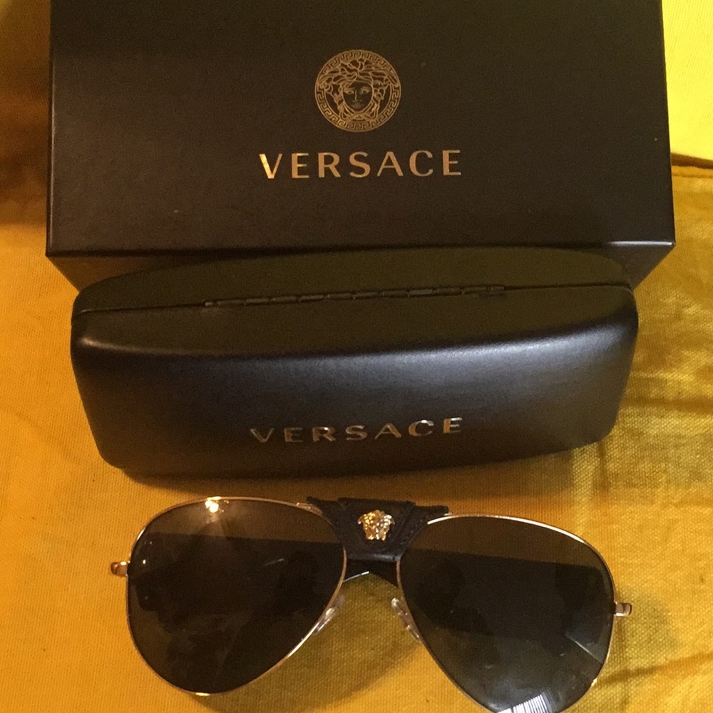 NWOT Gianni Versace Sunglasses